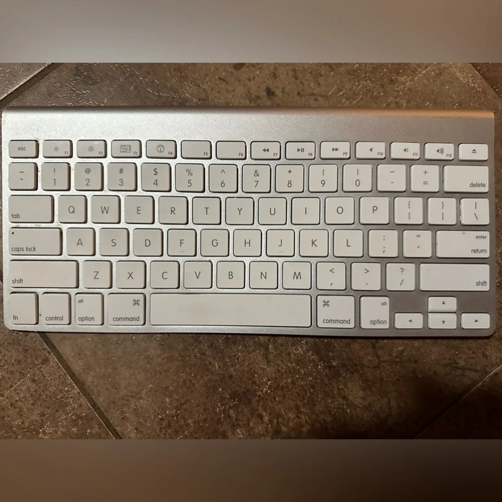 Apple wireless keyboard